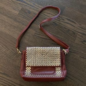 MMS adjustable crossbody bag with gold like jewels